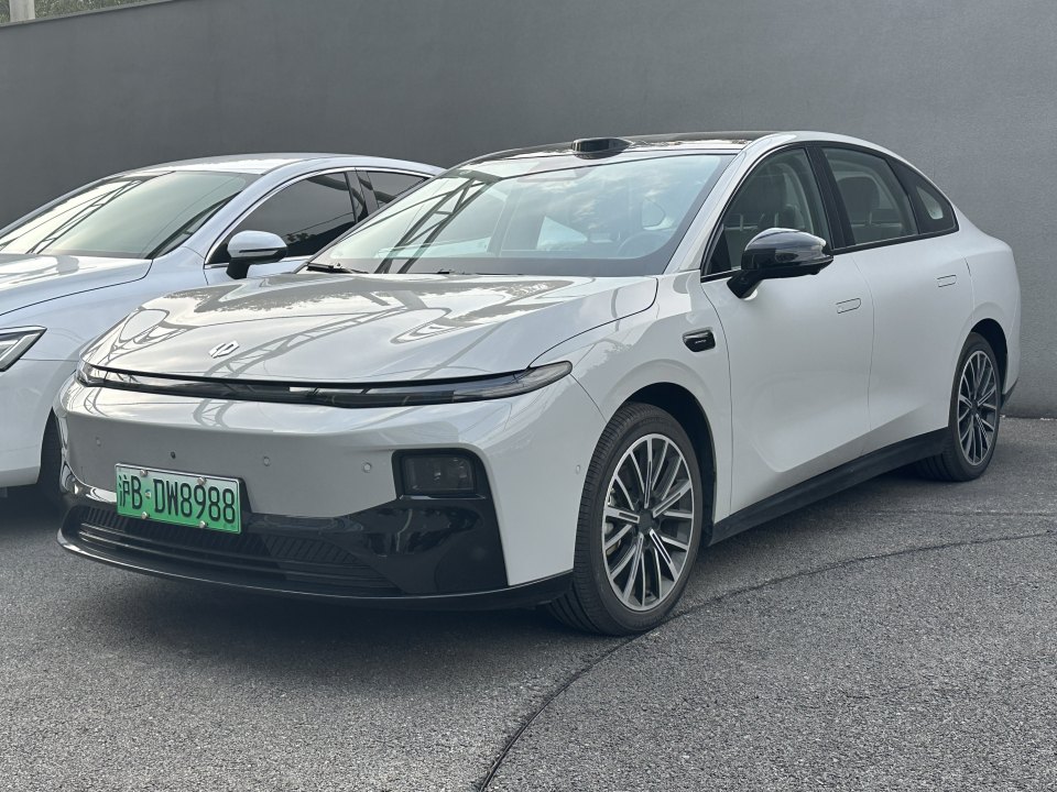 零跑B01