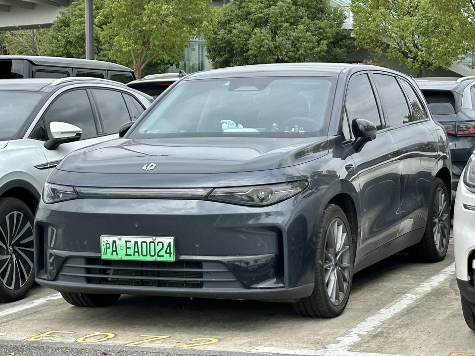 零跑C10